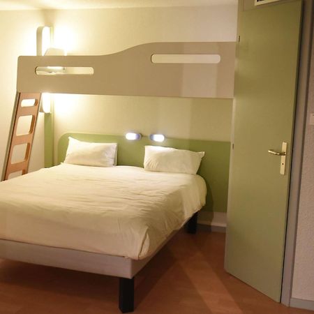 Hotel Ibis Budget Laval Bonchamp Les Laval Екстер'єр фото