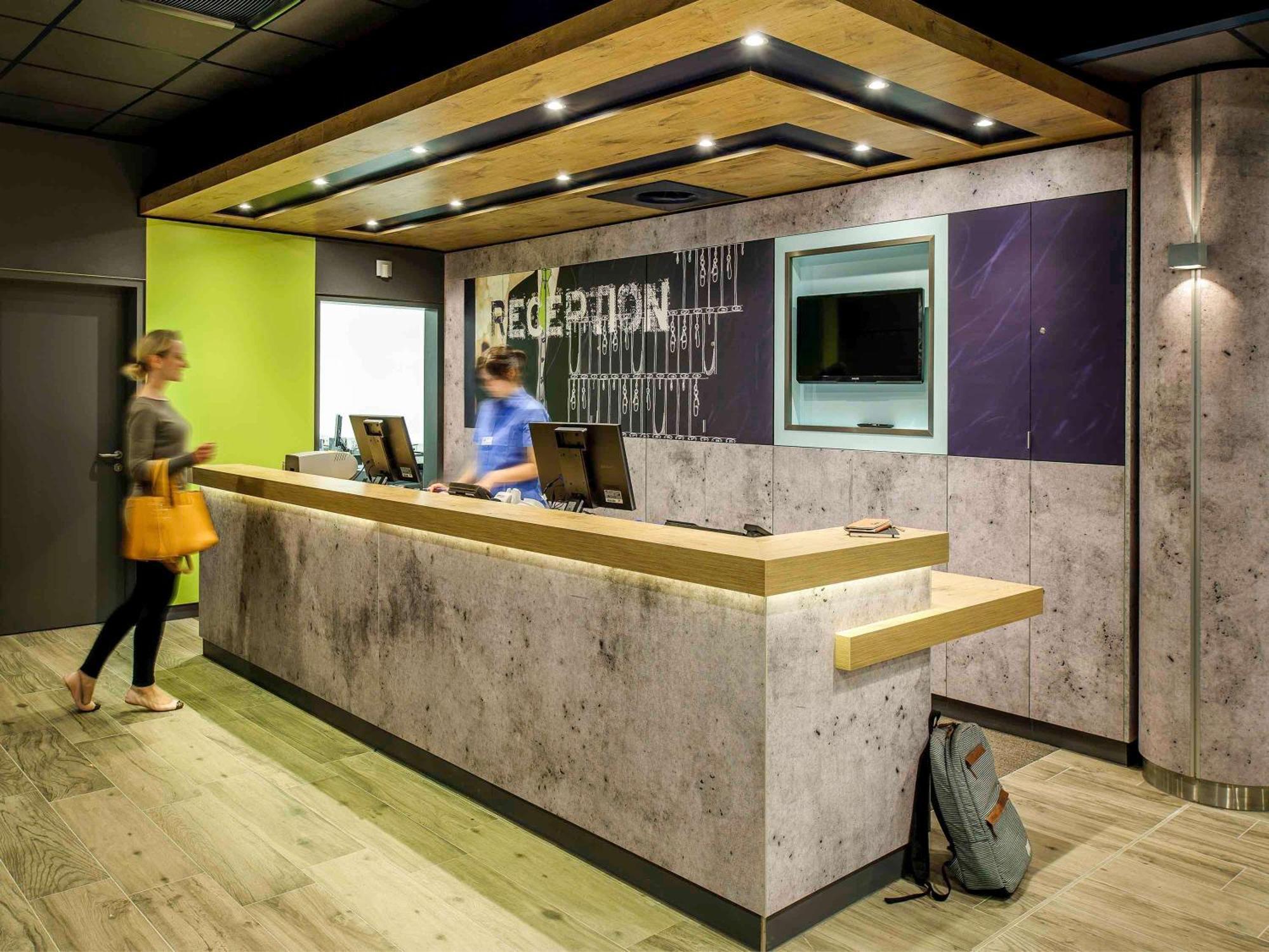 Hotel Ibis Budget Laval Bonchamp Les Laval Екстер'єр фото