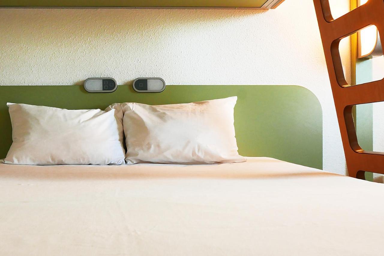 Hotel Ibis Budget Laval Bonchamp Les Laval Екстер'єр фото