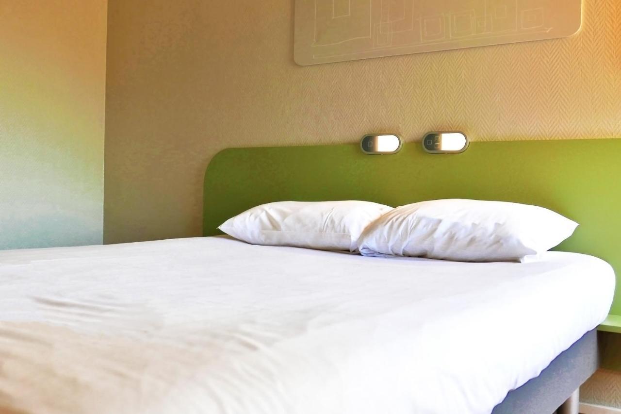 Hotel Ibis Budget Laval Bonchamp Les Laval Екстер'єр фото